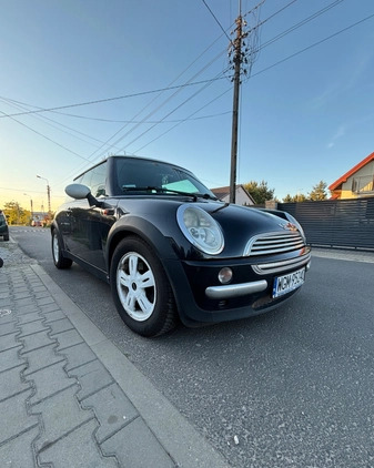 MINI Cooper cena 10000 przebieg: 180000, rok produkcji 2002 z Starachowice małe 137